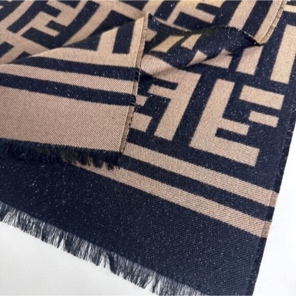 Fendi scarf - Picture 5 of 6